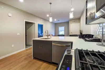 Image de 315 Brand New 1 Bedroom, 1 Bath, 1 Full Kit, 1 Liv