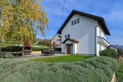 Image de Superbe maison Ă Petrova Gora avec.