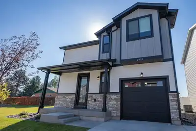 Image de -:- Howdy Hideaway -:- Modern New Construction - 4br+