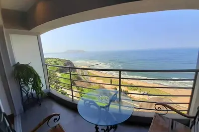 Image de Ocean View Paradise: Stunning Apartment with Spectacular Sea Views on Vrbo.