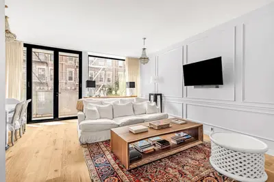 Image de Full-floor loft with private elevator, outdoor space, East Village Nyc