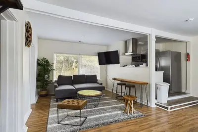 Image de Newly Renovated 2br - 10 Min to Usc + Fort Jackson