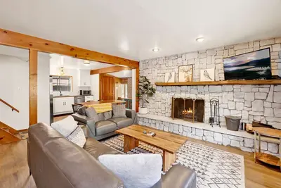 Image de Sugar Bear Pines Cozy Mountain Retreat