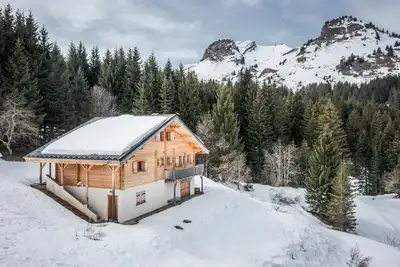 Image de Chalet \"Les Amborzales\" avec vue sur les montagnes, jardin privé et Wi-Fi