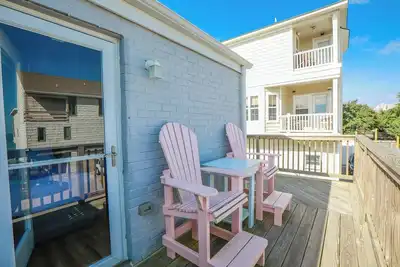 Image de Sojourn's Sea Views with Balcony Sleeps 6