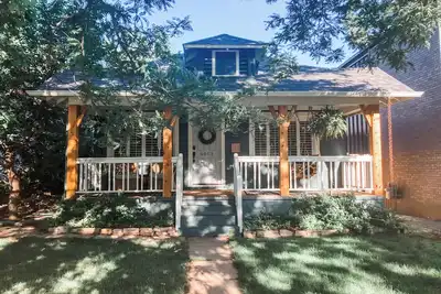 Image de Hot location, Stylish, Kid-Friendly Bungalow in hip Denver neighborhood