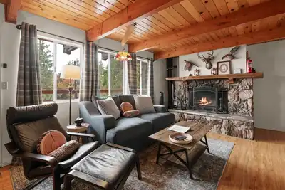 Image de Cozy 2br Cabin With Panoramic Mountain Views & Hot Tub
