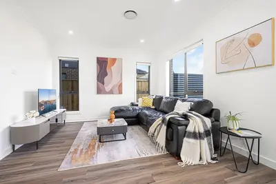Image de Leppington 5Br house near Woolworths/ Tran station