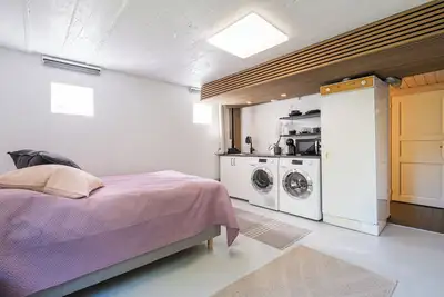 Image de Guest apartment with wooden sauna, free parking