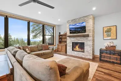 Image de Superb Ski Haus | Near Heavenly & Views | Sleeps 8