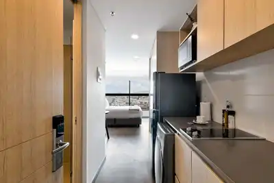 Image de w* | Impeccable Loft w/ Great View in Santa Barbara