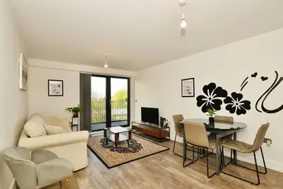 Image de Modern 2 Bedroom Apartment with parking - Ashford