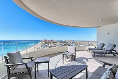 Image de Oceanfront Vibes Iconic Beachside Getaway