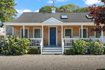 Image de Amazing Summer Getaway in sought out neighborhood in W. Hyannisport!