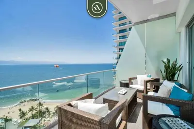 Image de Oceanfront 4 Br Condo - Pools - Beach - Gym - Games