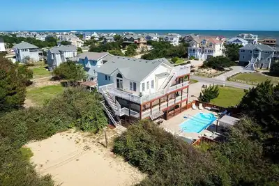 Whalehead Adventure With Ocean Views, Pool, Spa