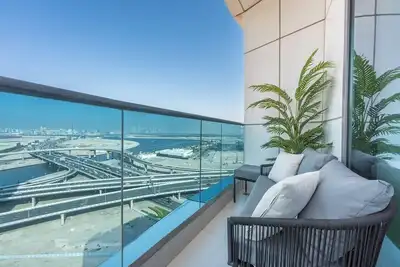 Image de Comfortable 1-Bedroom Apartment With Bright Living Room in Business Bay