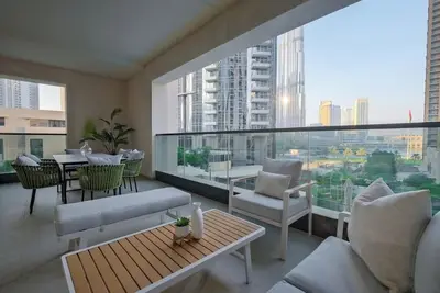 Image de Luxurious 2-Bedroom Escape with Burj Khalifa Views at Act One in Downtown Dubai