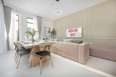 Image de Peaceful 4-Bedroom, Bright Kitchen Space in Dubai Creek Harbour