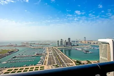 Image de Scenic 2br Near Beach in Princess Tower, Marina!