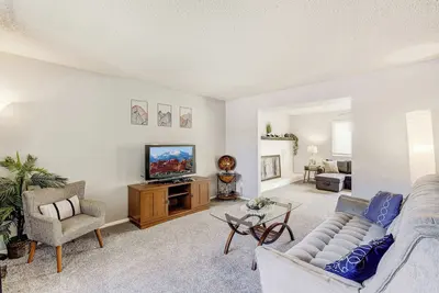 Image de Destination Dover | Trails/Parks | Home in Suburbs