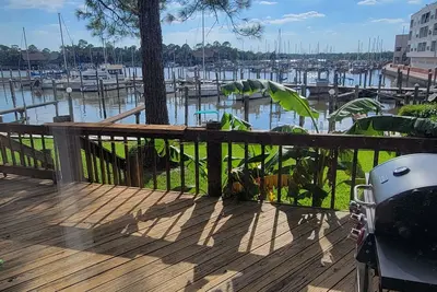 Image de Charming 3-bedroom waterfront townhome with WiFi, Ac in welcoming League City