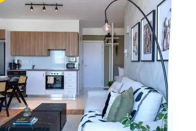 Image de Luna - Homely Studio W\/ Balcony in Larnaca