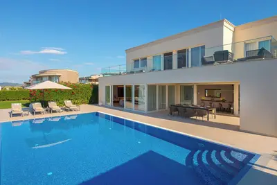 Image de Charming 3-bedroom villa with WiFi, fitness room in Crveni Vrh