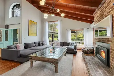 Image de Mount Gibraltar Retreat – Stay 3, Pay 2!