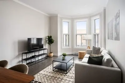 Image de Prime Location 2Bdrs\/Parking- Mile End