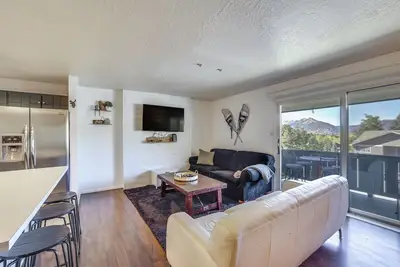 Image de 5 Mi to Keystone Resort: Dillon Condo w/ Balcony