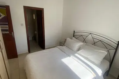 Charming 3-bedroom apartment with WiFi, Ac; 15 mins from the fab Kyrenia Harbour