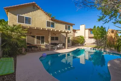 Spacious Lakeside Home w/ Pool, Hot Tub & Bikes