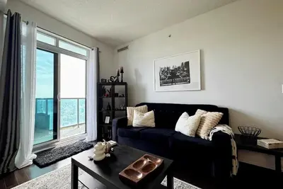 Image de High Floor Beautiful View Condo in Thornhill