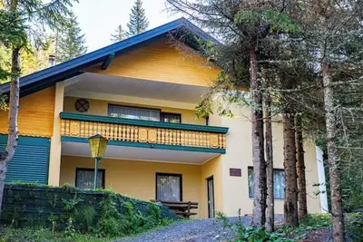 Image de Idyllic mountain hut