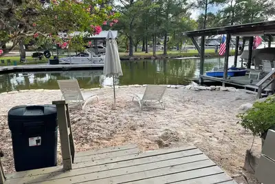 Image de Beachy-Keen Cottage on Lake Lbj; Canoe, Kayaks, Slip, Pets welcome! \n\n