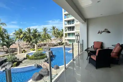 Image de Luxury Beachfront Condo 3bd\/3. 5ba in the Heart of Jacó