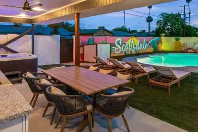 Image de Luxurious 4b3b Home Scottsdale with Pool and Free Parking!