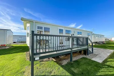 Image de Homely 6 berth caravan in Essex at St Osyth Beach Holiday Park ref 28021gc