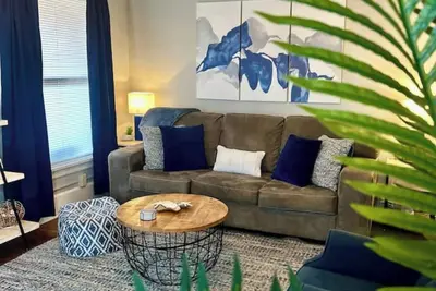 Image de Aparthotel: Lopsy Blue -by Arena/Marshall/Hospital