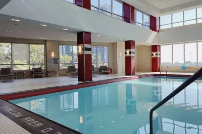 Image de 1 Bdrm w pool. Perfect location. Free parking
