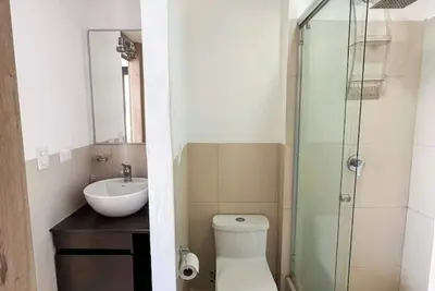 Image de Modern Ocean Footage Pool\/Hot Tub