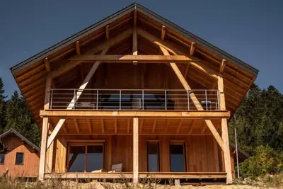 Image de Chalet Cozy au Cœur de La Féclaz : Séjour Authentique et Proche des Pistes