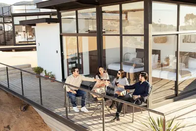Image de Wellness bethroom w\/2 Queen beds+rooftop, small groups