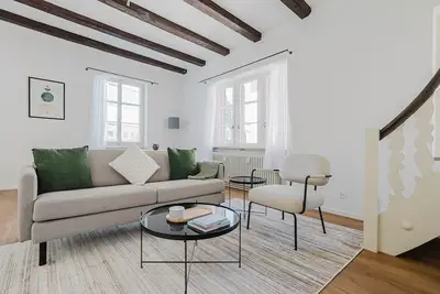 Image de Blueground | Vorstädte, w/d, furniture & decor