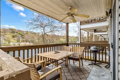 Image de Lake View Condo at Fall Creek - Cozy 2-bedroom 1 level