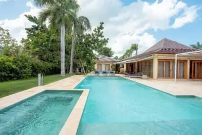 Image de Modern Villa Impressive Golf & Garden Views, Sleeps 8