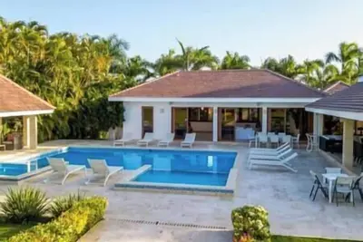 Image de 10-Bedrooms, Great for Large Groups, tennis court