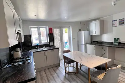 Image de Gillingham - 3 Beds - Sleeps 6 - Garden - Wifi
