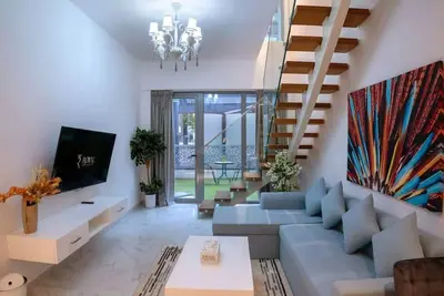 Image de Oasis Bldg 3 G06 · Your Oasis Awaits: New 2br Duplex with Pool